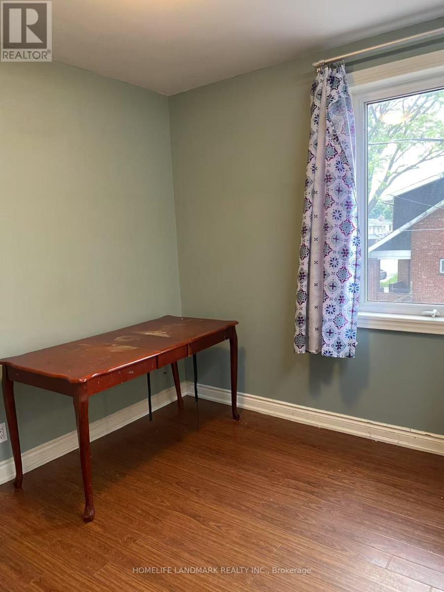 SECOND FLOOR - 1890 DUFFERIN STREET, Toronto (Corso Italia-Davenport) — photo 4