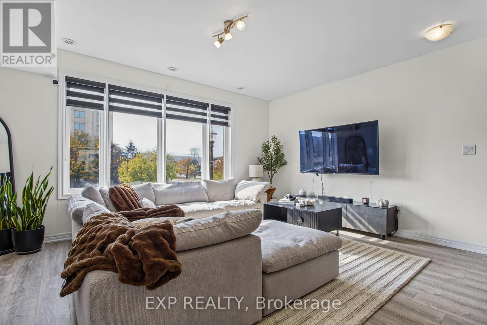 83 ESPLANADE LANE, Grimsby (Grimsby Beach) — photo 5