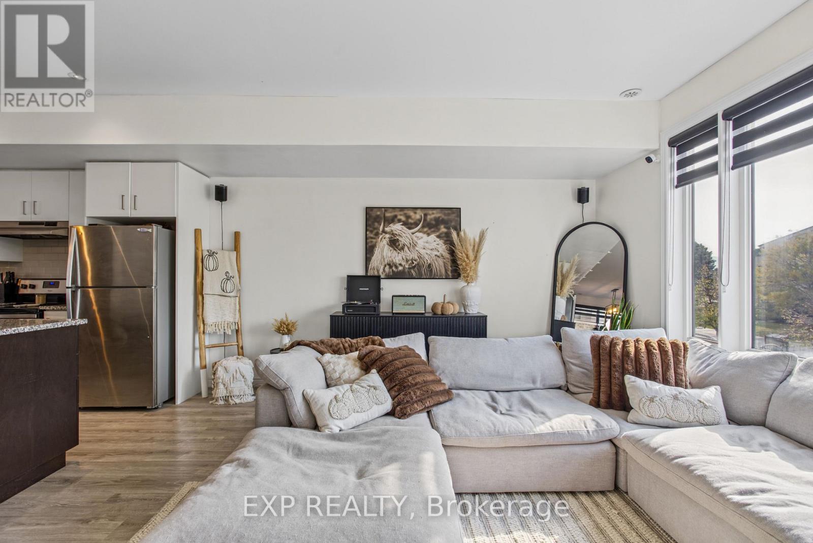 83 ESPLANADE LANE, Grimsby (Grimsby Beach) — photo 6