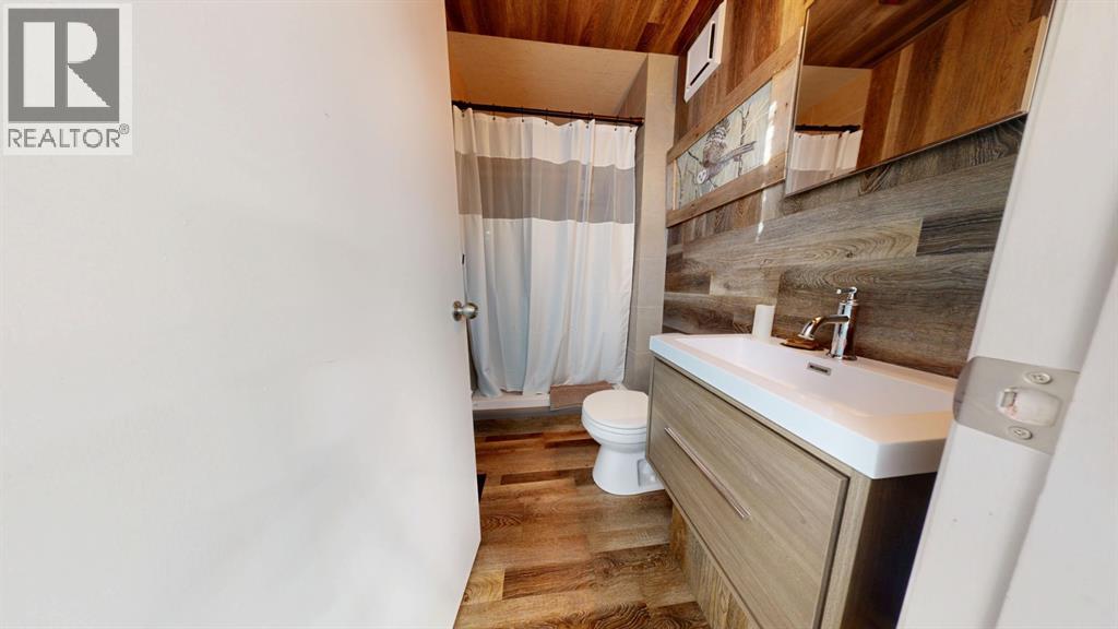 1120 43 Street N, photo 4 of 11