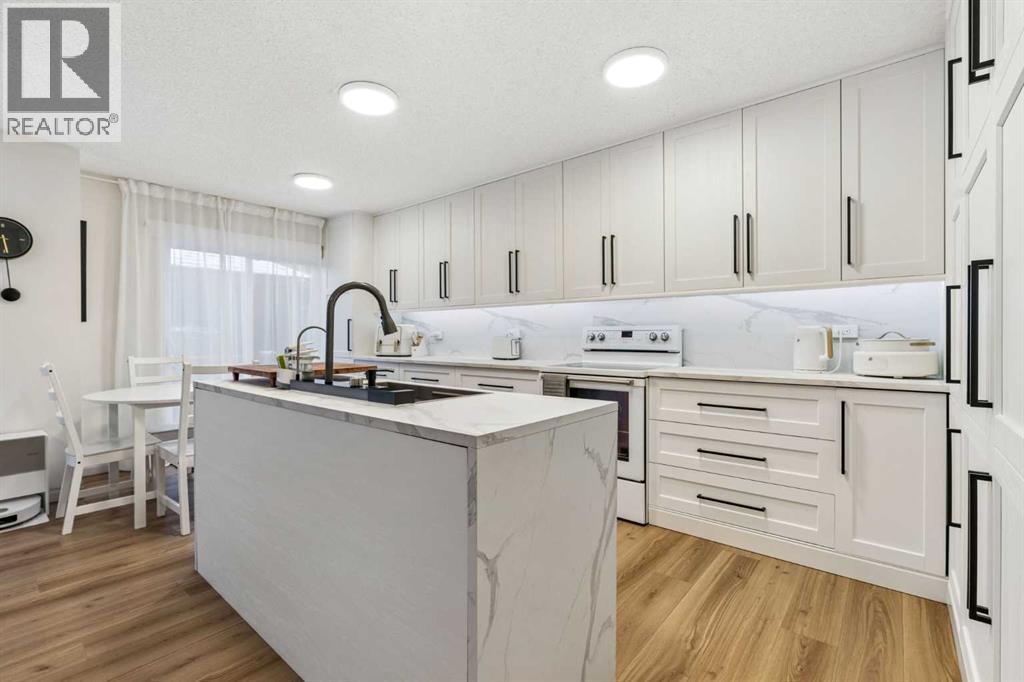 Property photograph 11 for MLS A2355236