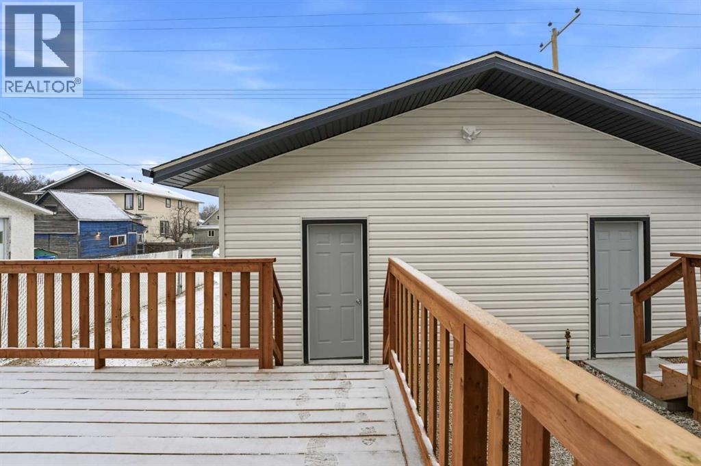 Listing photo – 5133 52 Street, Lacombe