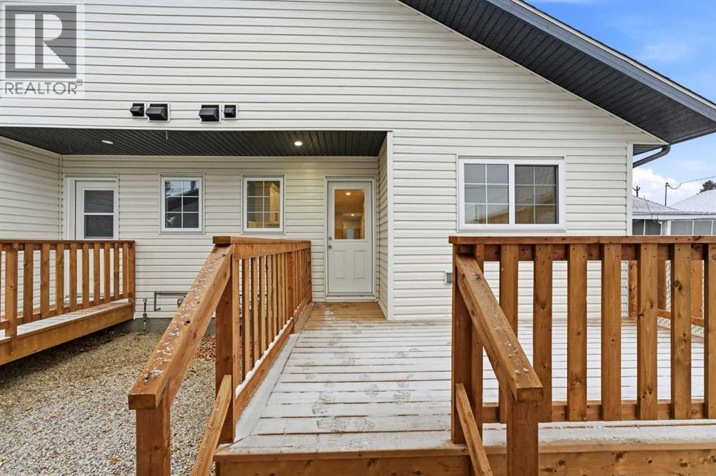 Listing photo – 5133 52 Street, Lacombe