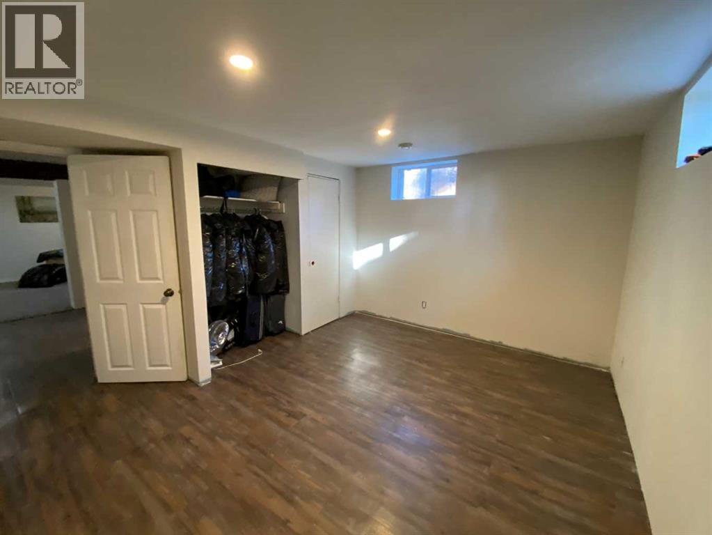 Lower guest room