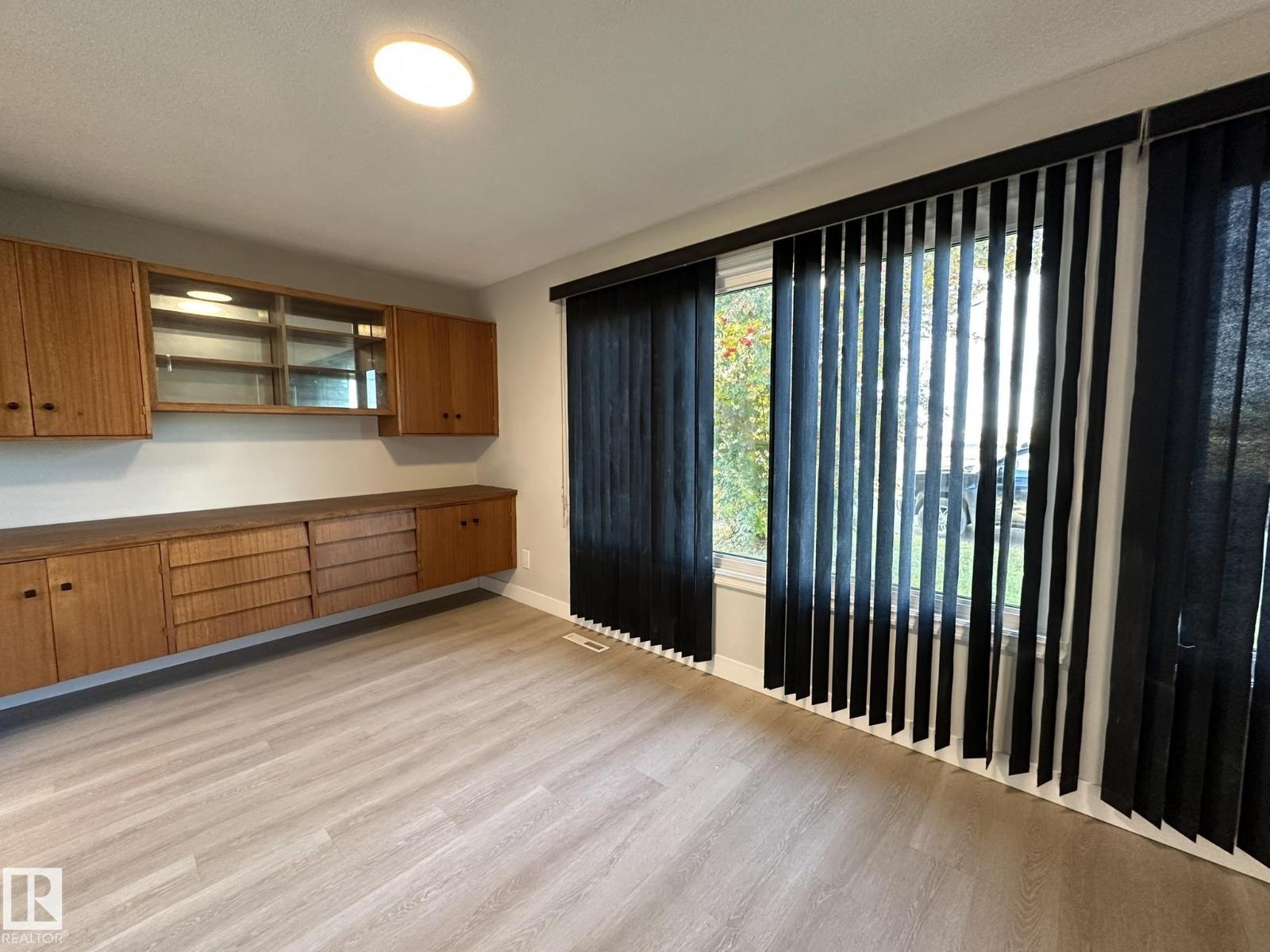 Property photograph 10 for MLS E4514586