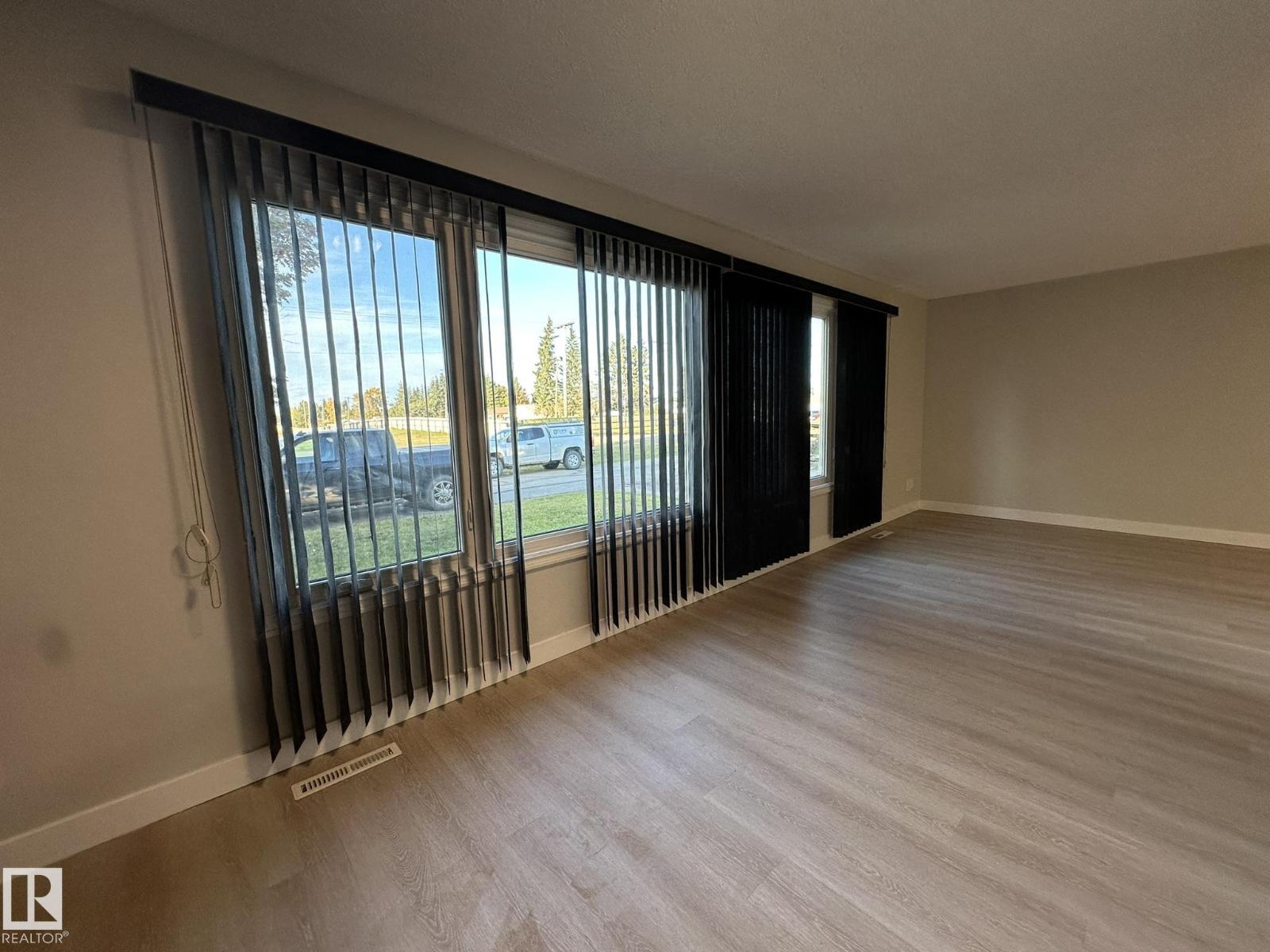 Property photograph 11 for MLS E4514586