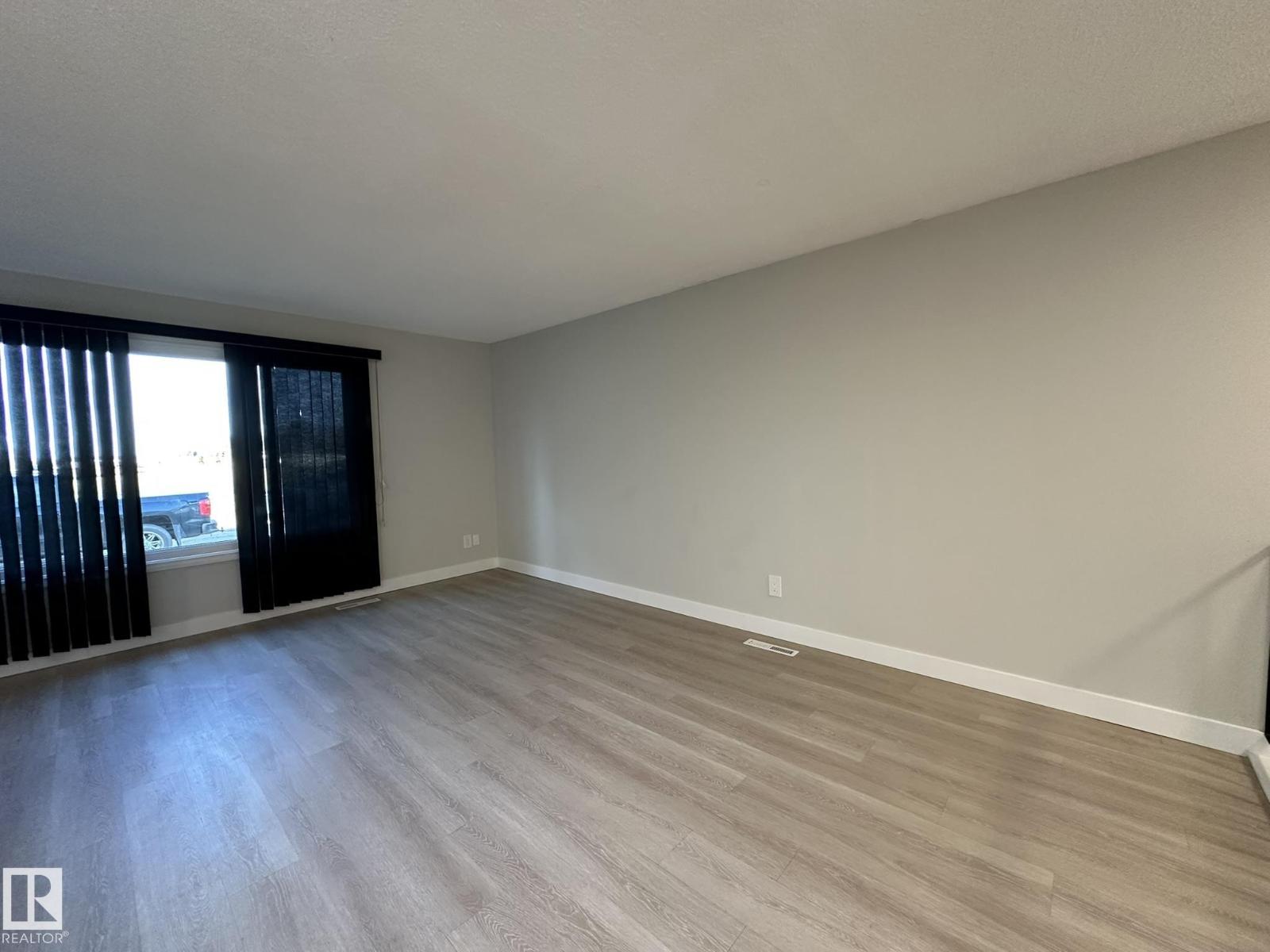 Property photograph 12 for MLS E4514586