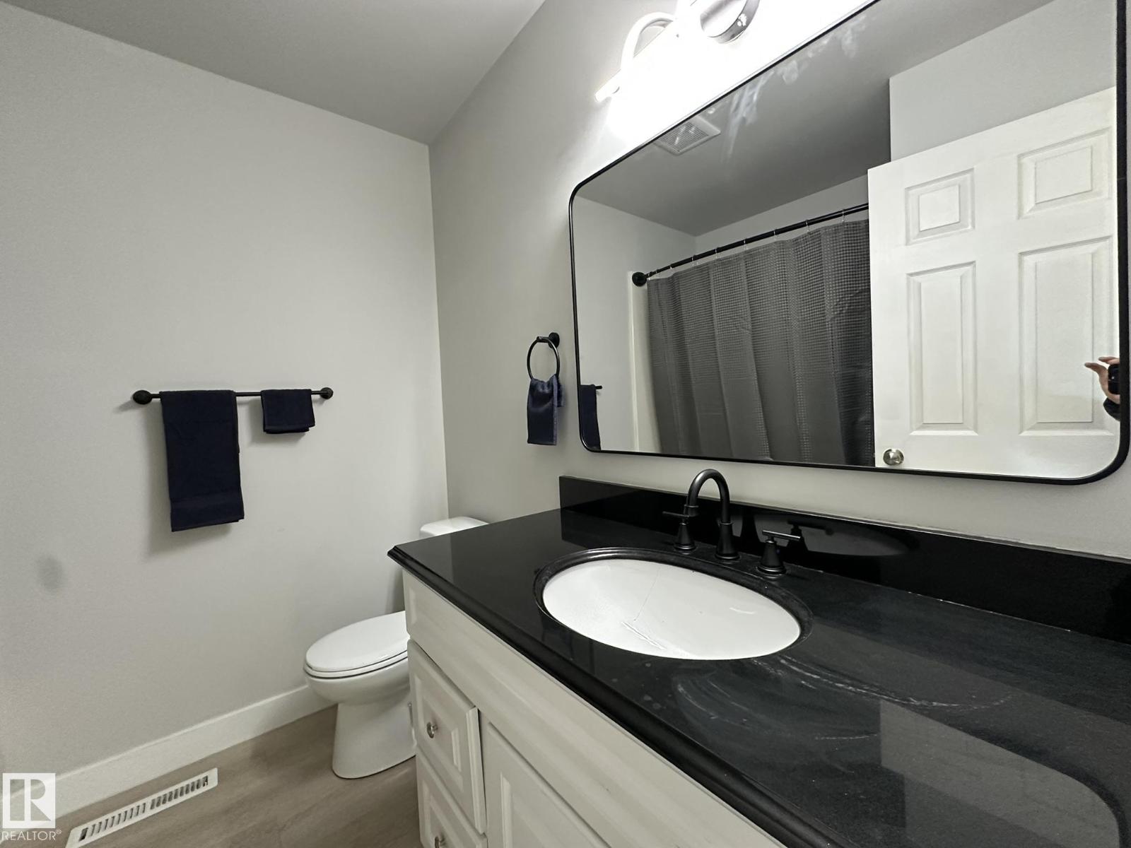 Property photograph 13 for MLS E4514586