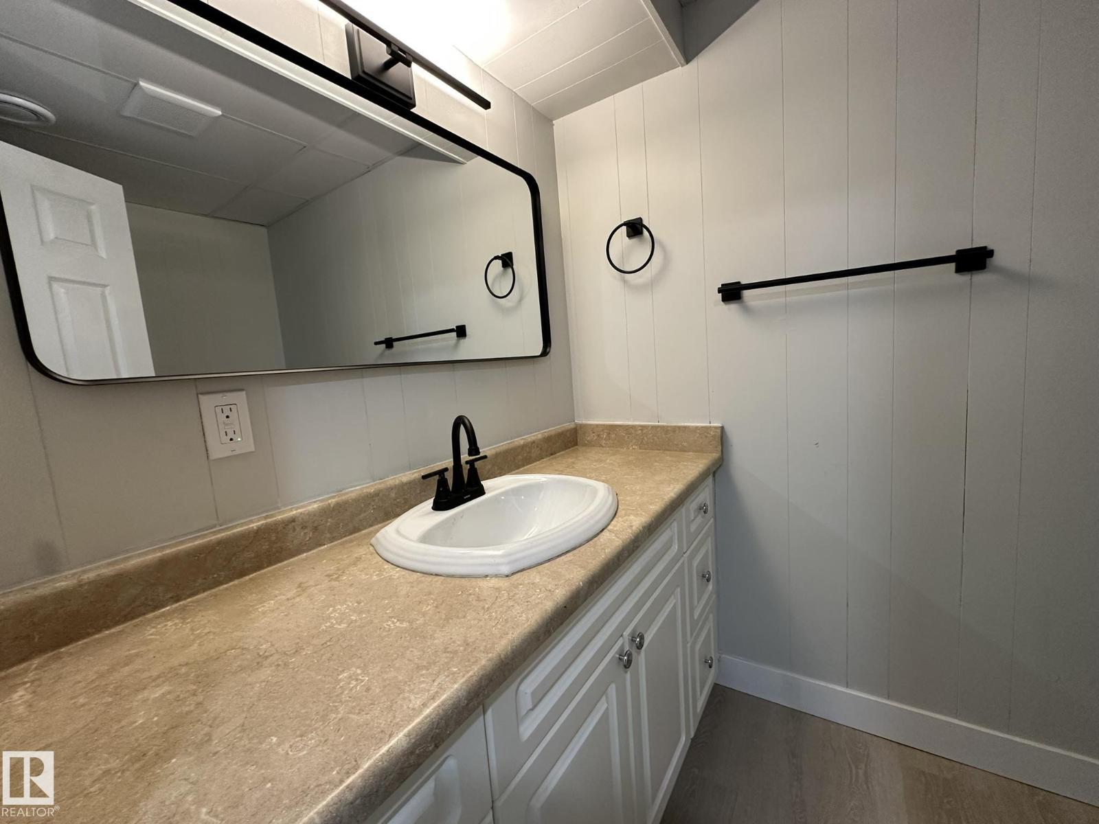 Property photograph 14 for MLS E4514586