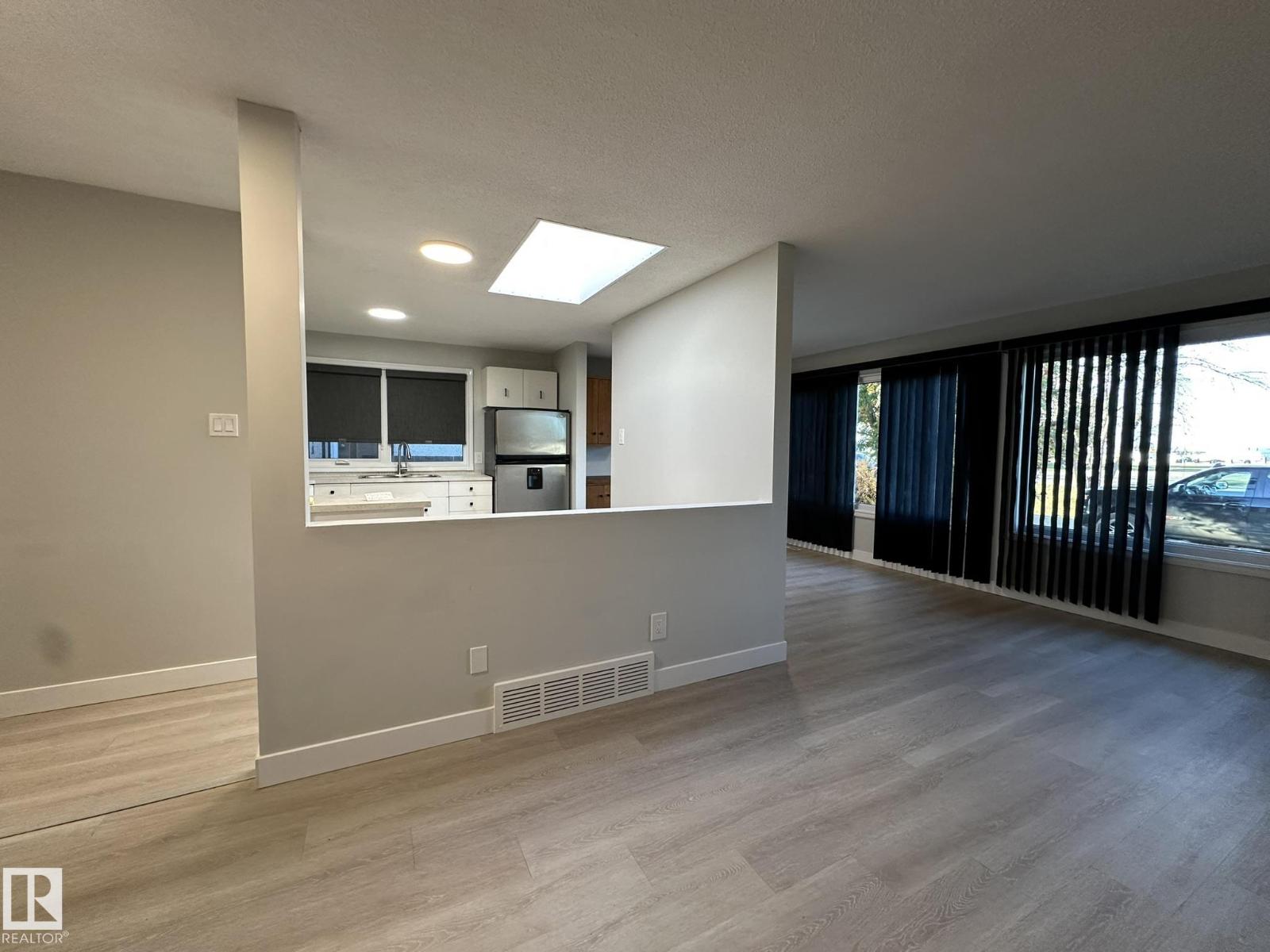 Property photograph 9 for MLS E4514586