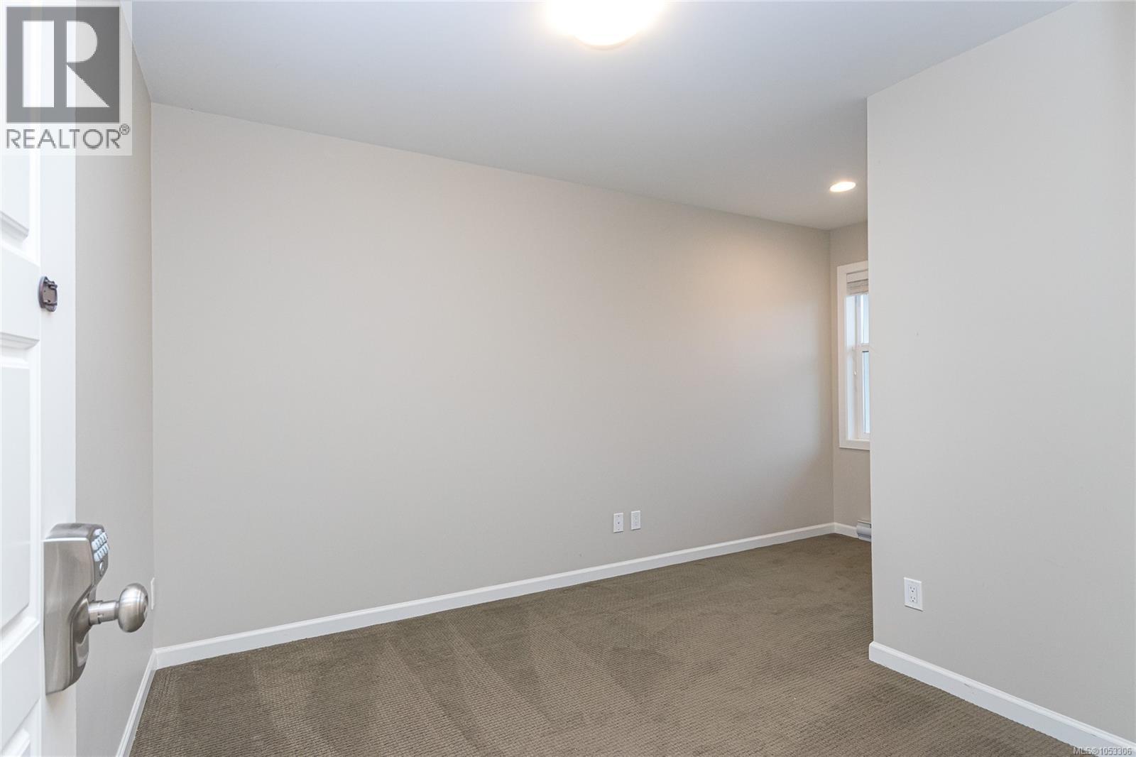 #8 3356 Whittier Ave - 21