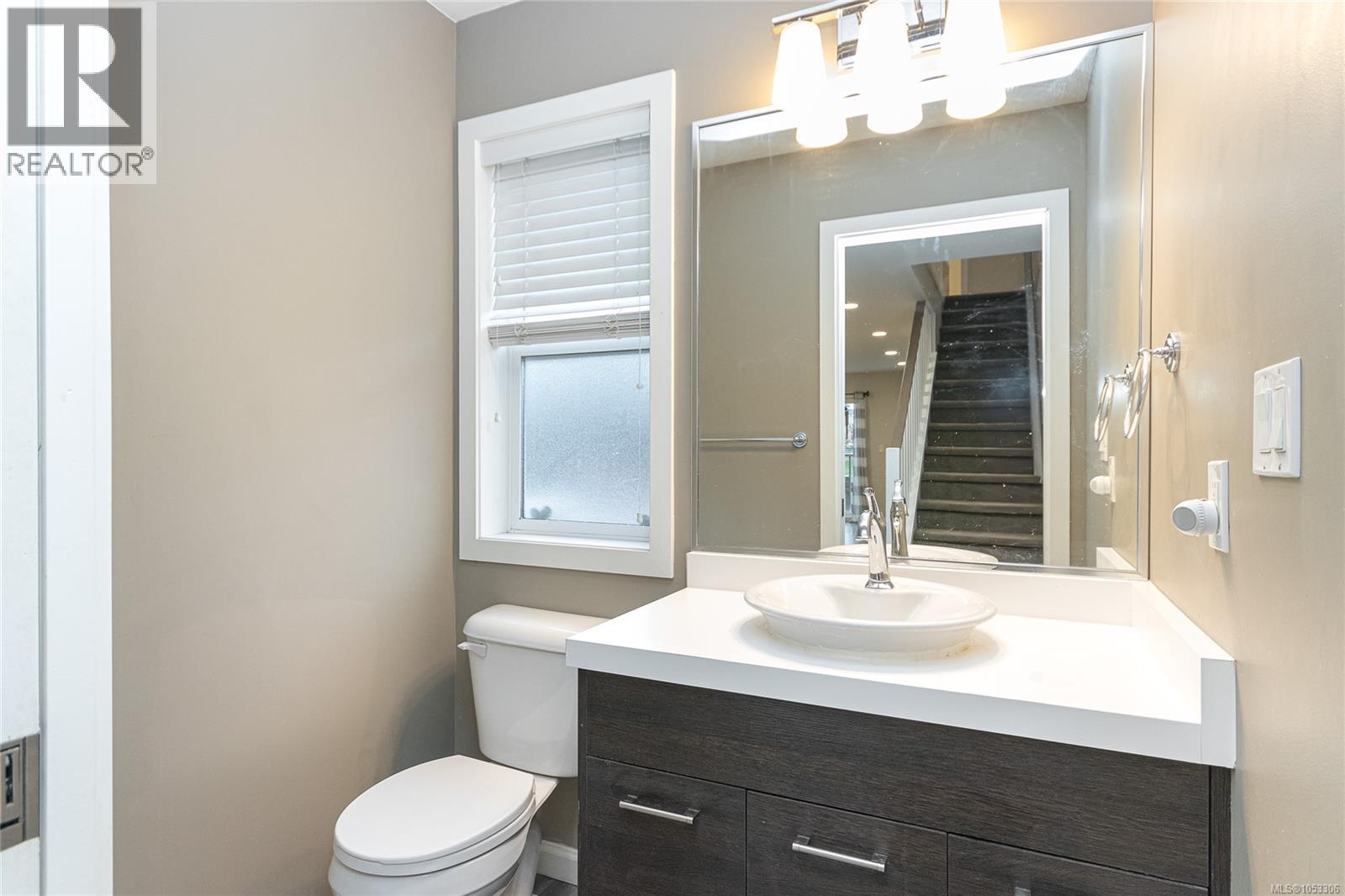 #8 3356 Whittier Ave - 20