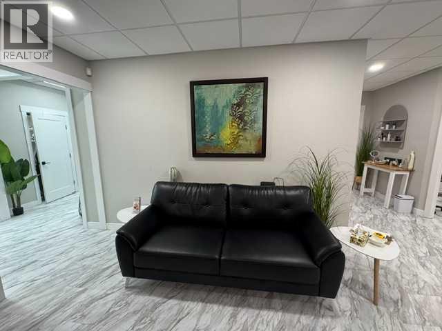 5033 52 Street, Lacombe — photo 8