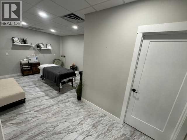 5033 52 Street, Lacombe — photo 9