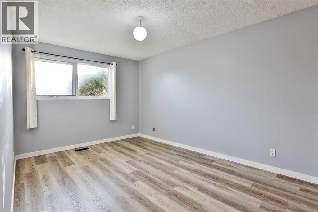 21 Lafayette Crescent, Lethbridge — photo 16