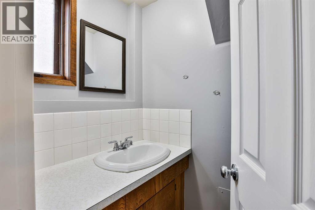 21 Lafayette Crescent, Lethbridge — photo 24