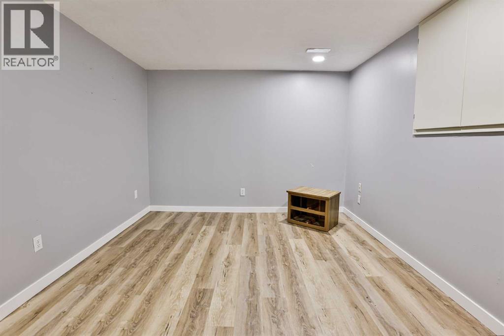 21 Lafayette Crescent, Lethbridge — photo 25
