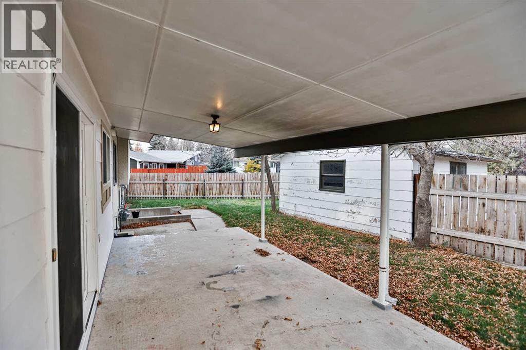 21 Lafayette Crescent, Lethbridge — photo 4