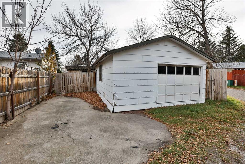 21 Lafayette Crescent, Lethbridge — photo 6
