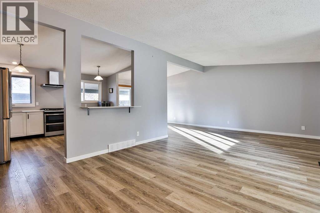 21 Lafayette Crescent, Lethbridge — photo 7
