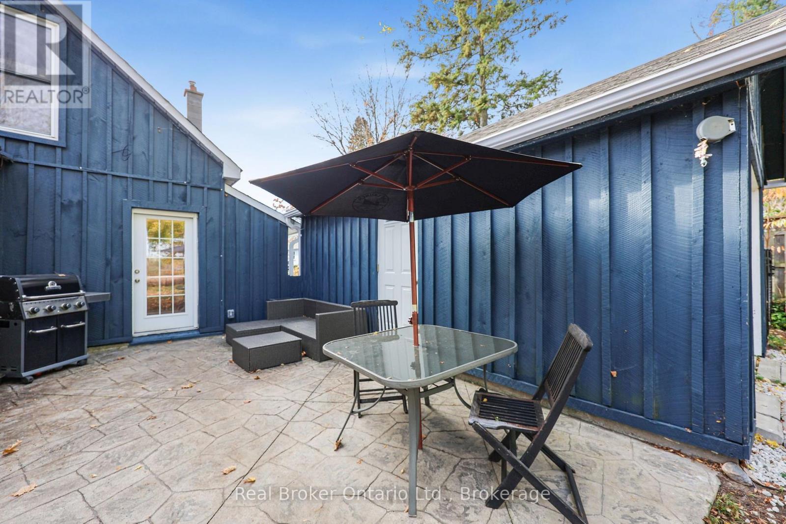 8 Albert Street, Springwater photo 22