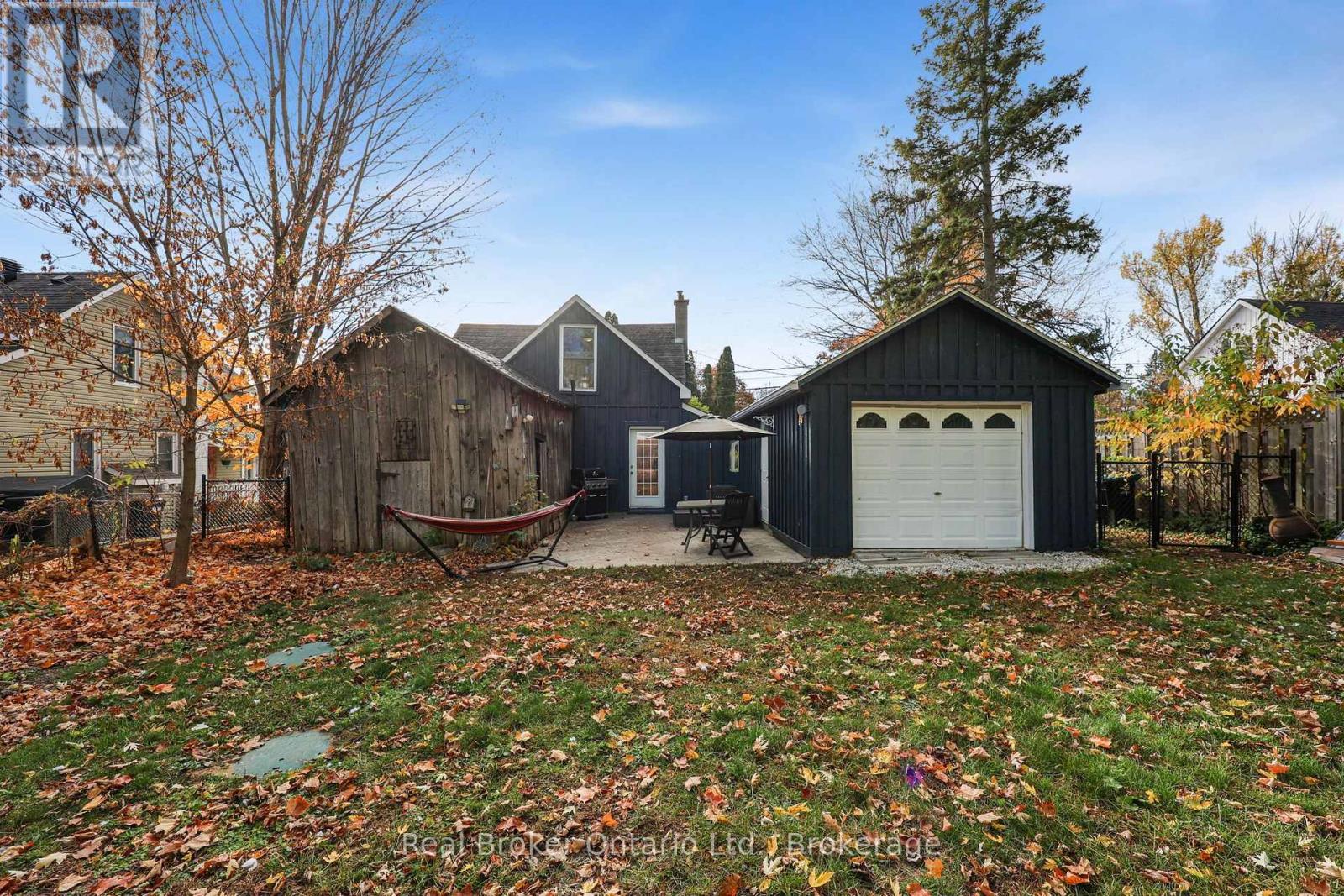 8 Albert Street, Springwater photo 25