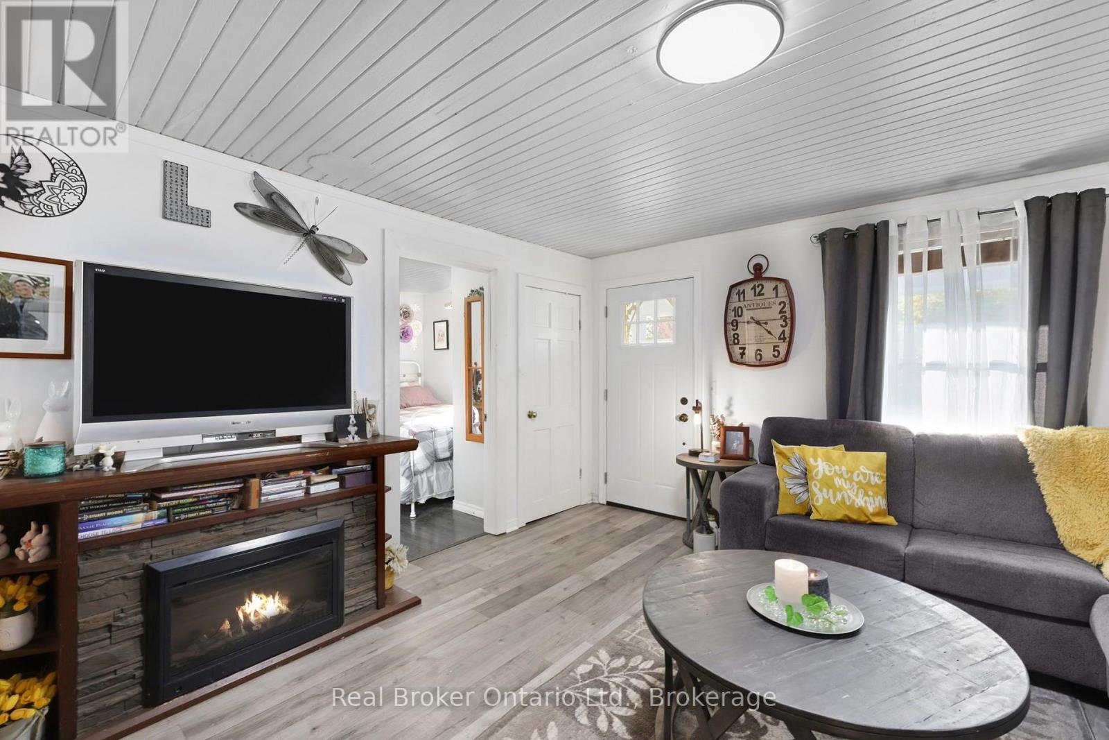 8 ALBERT STREET E, Springwater (Hillsdale) — photo 3
