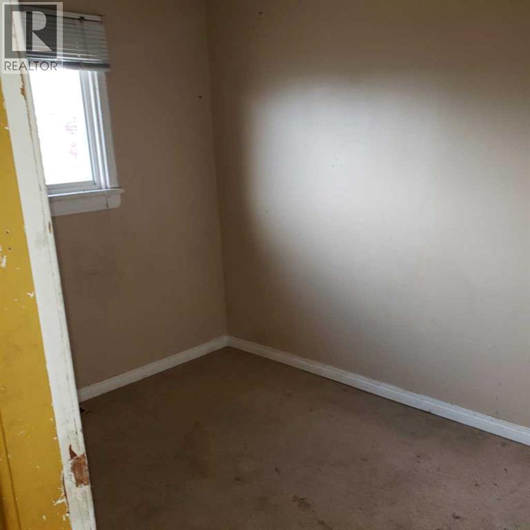 8611 47 Avenue NW, Calgary — photo 7