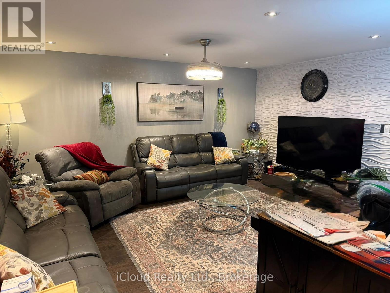 936 HASSELFELDT HEIGHTS, Milton (CO Coates) — photo 8