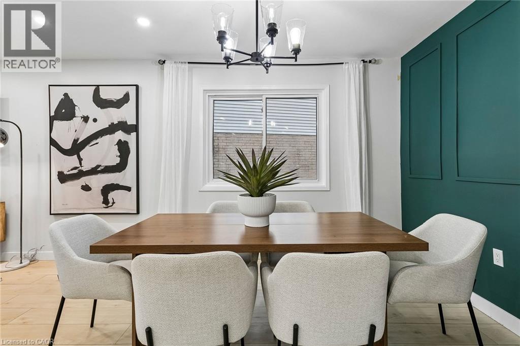 818 MIRIAM Crescent, Burlington — photo 11