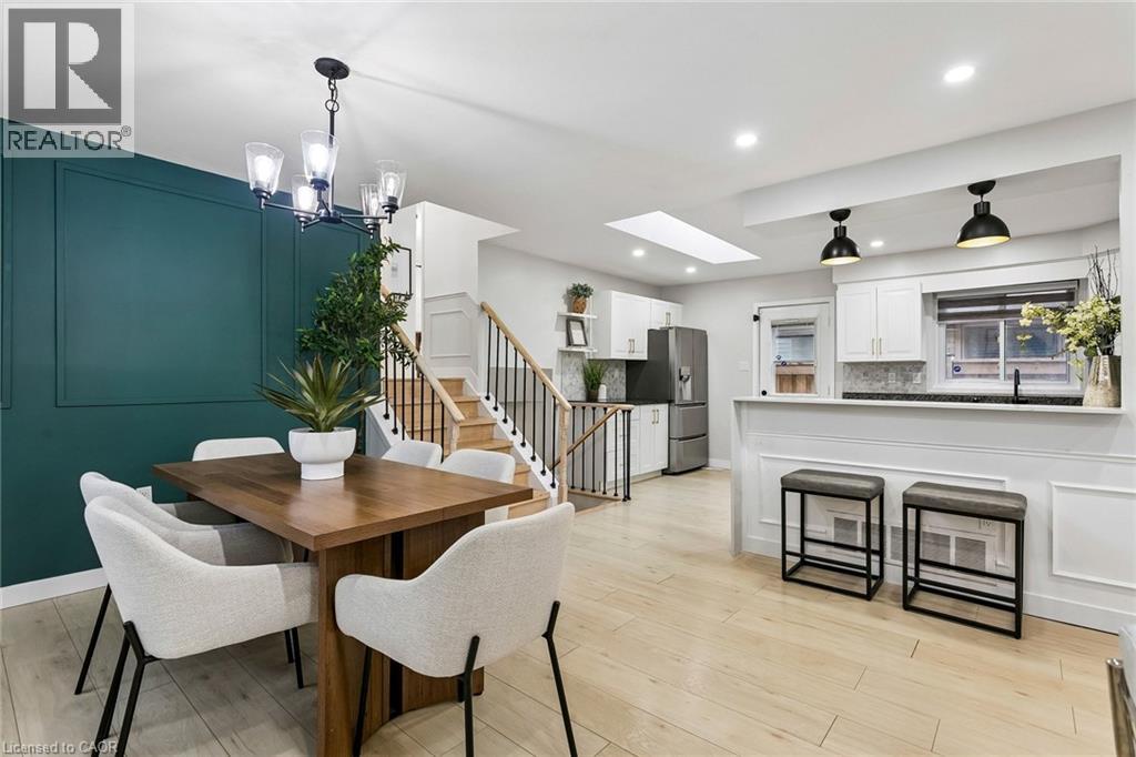 818 MIRIAM Crescent, Burlington — photo 9