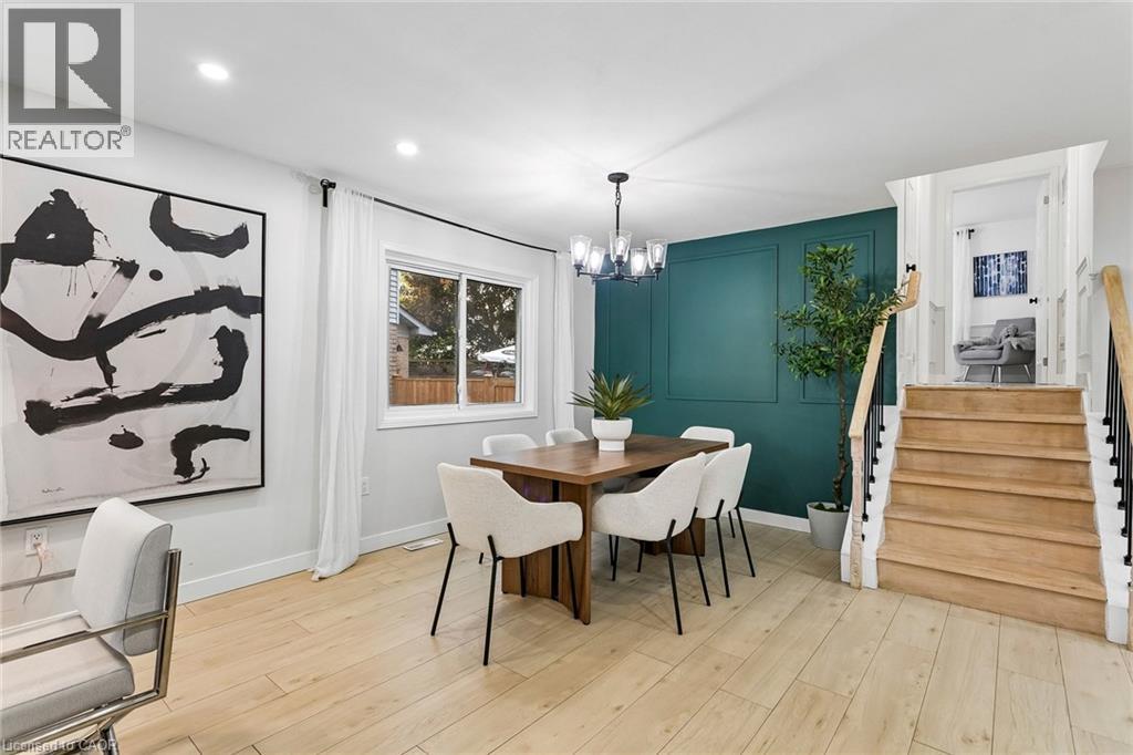 818 MIRIAM Crescent, Burlington — photo 8