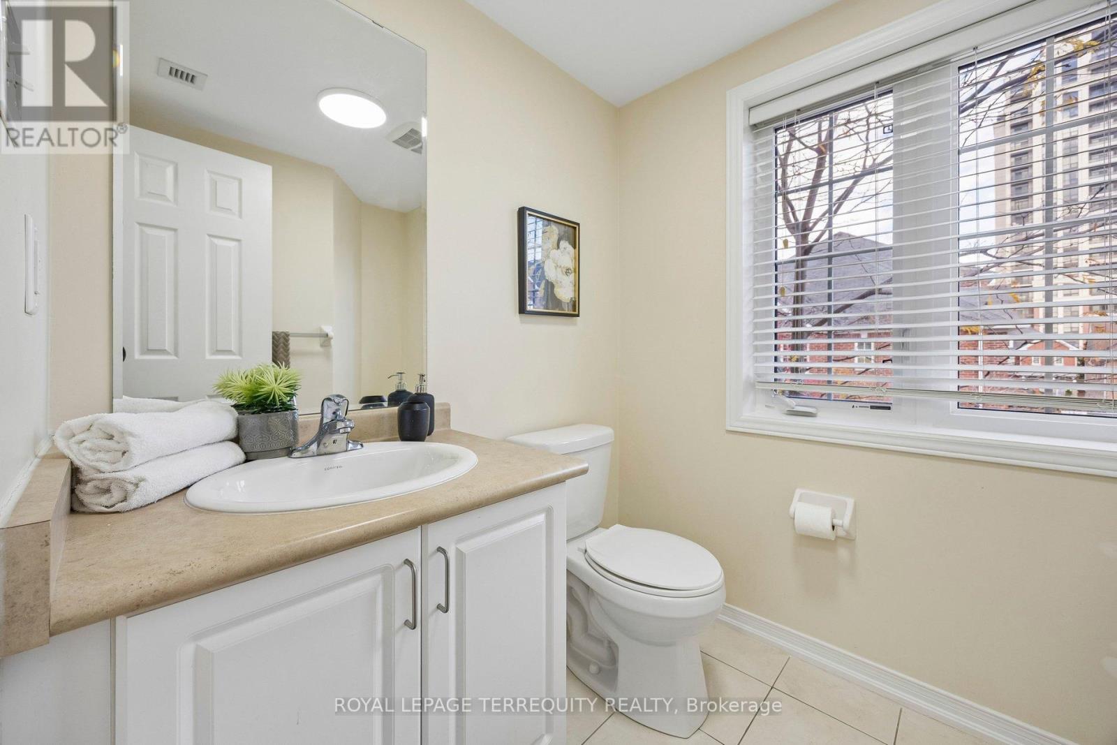 20 Eastern Skies Way, Markham, ON photo 8