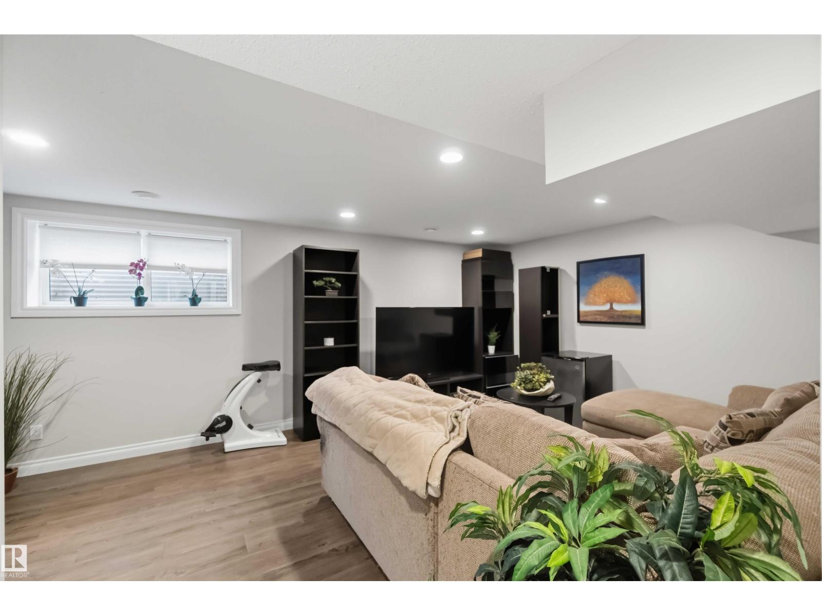 7932 92 AV, photo 38 of 51