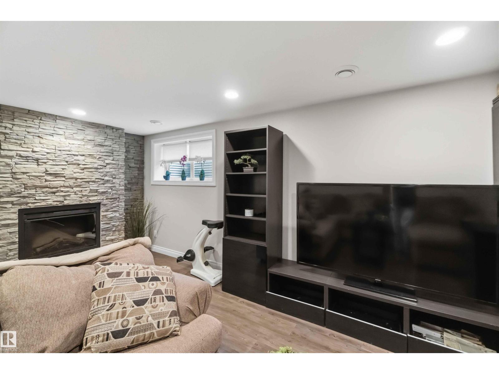 7932 92 AV, photo 41 of 51