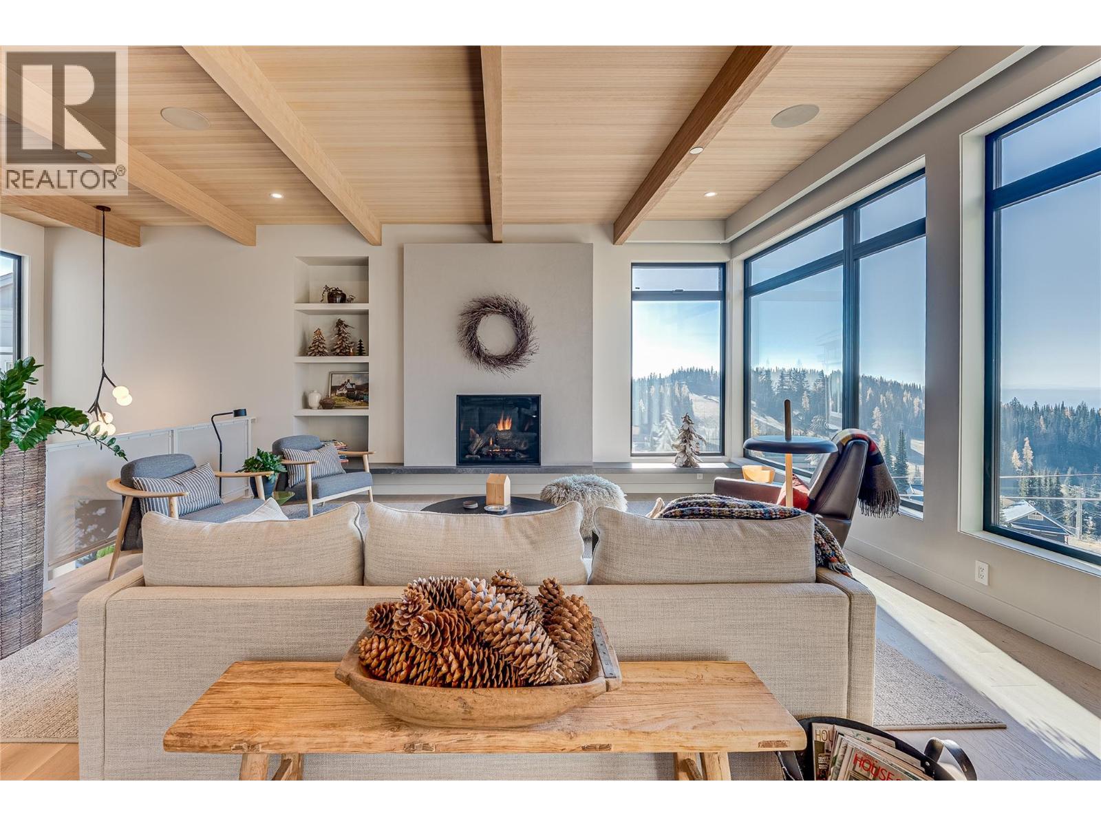 200 Valerian Lane, Silver Star