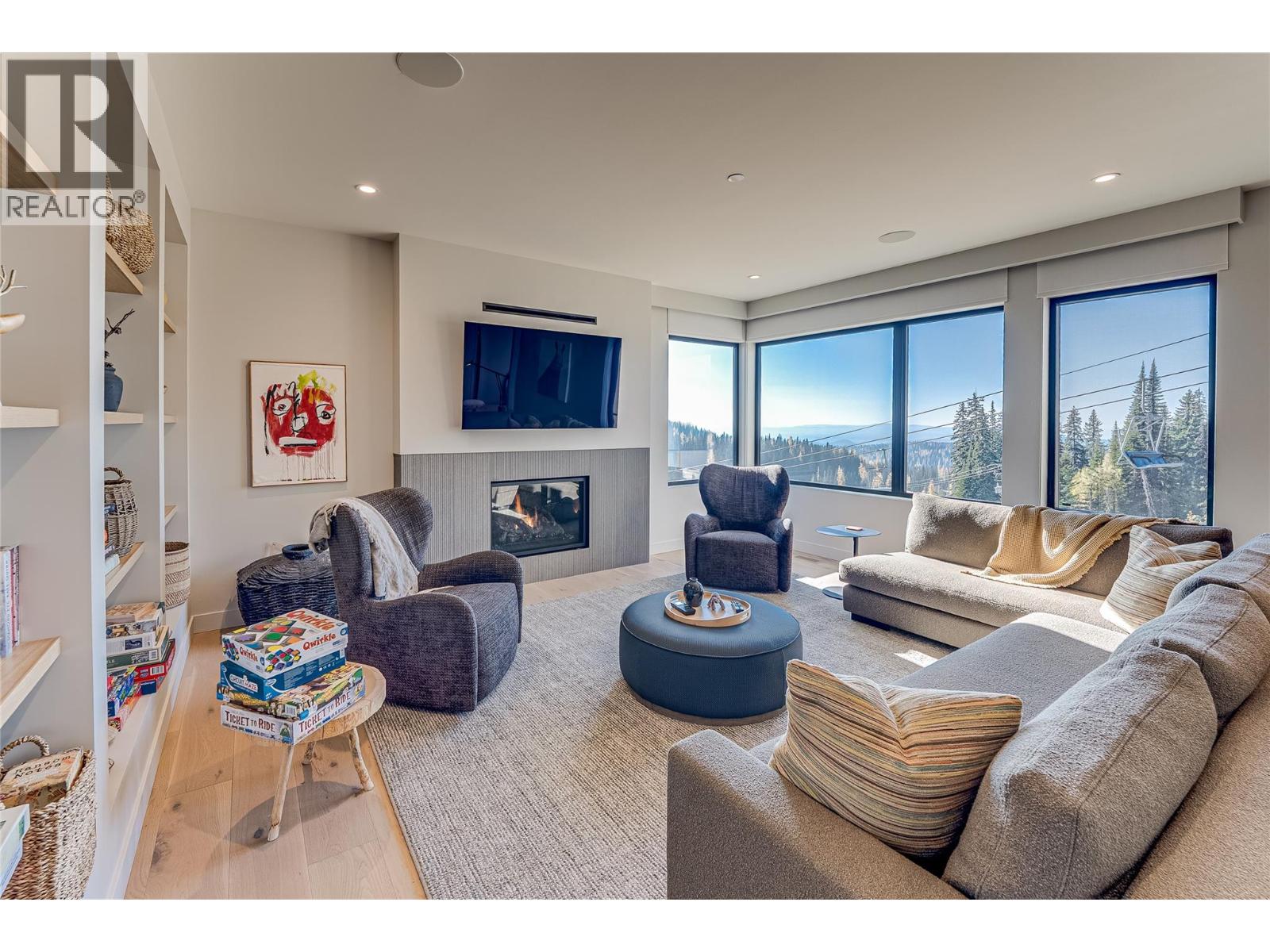 200 Valerian Lane, Silver Star