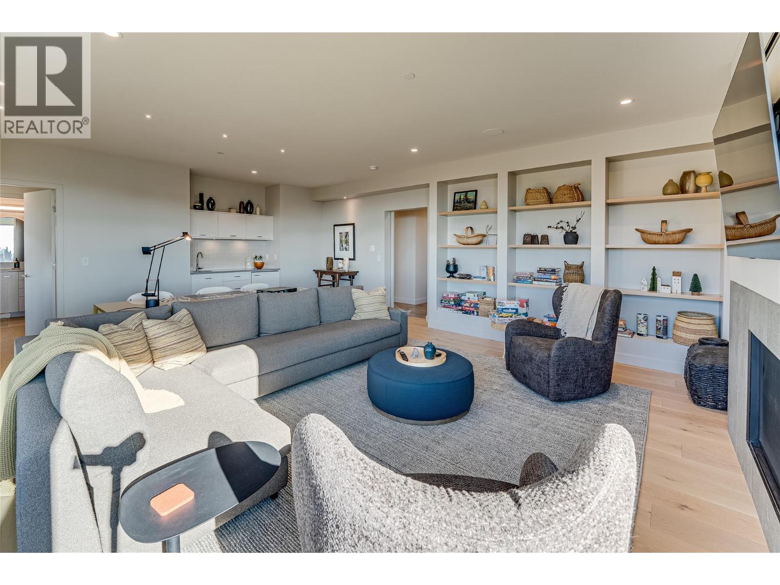200 Valerian Lane, Silver Star
