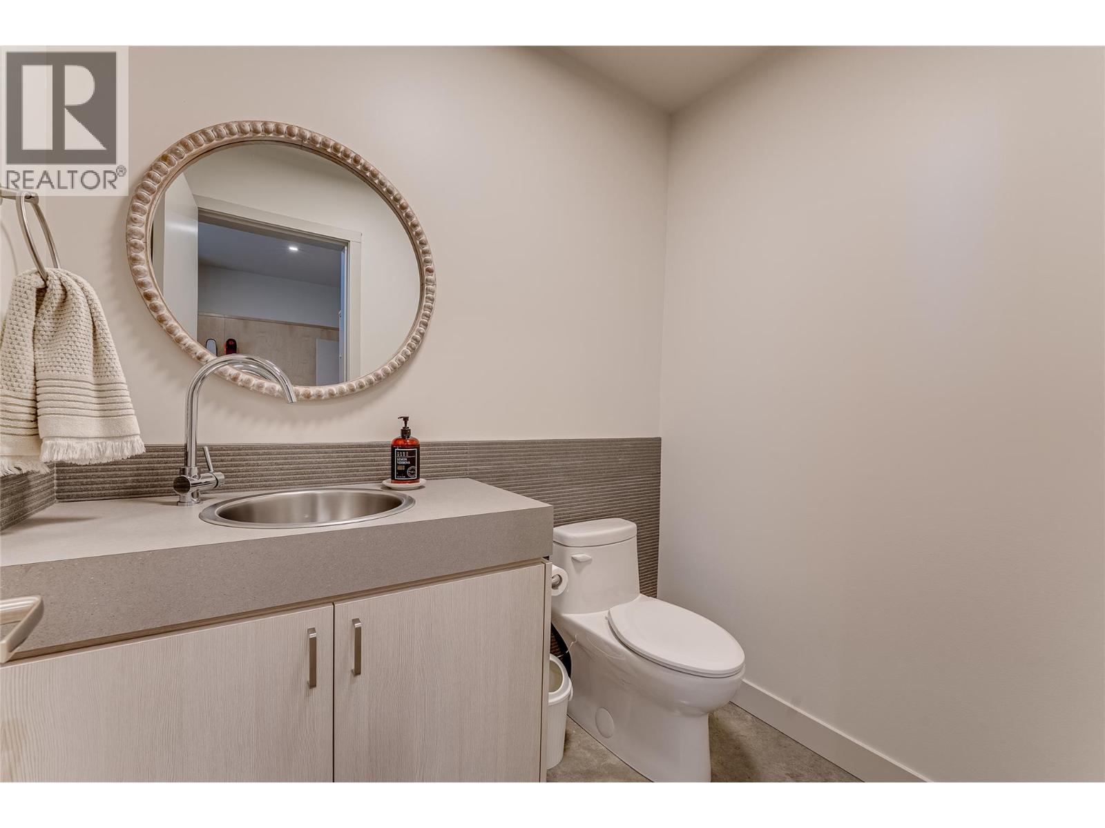 200 Valerian Lane, Silver Star