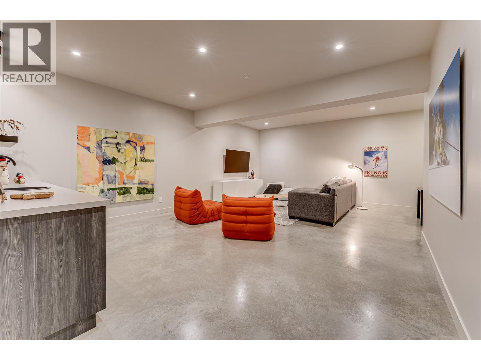 200 Valerian Lane, Silver Star