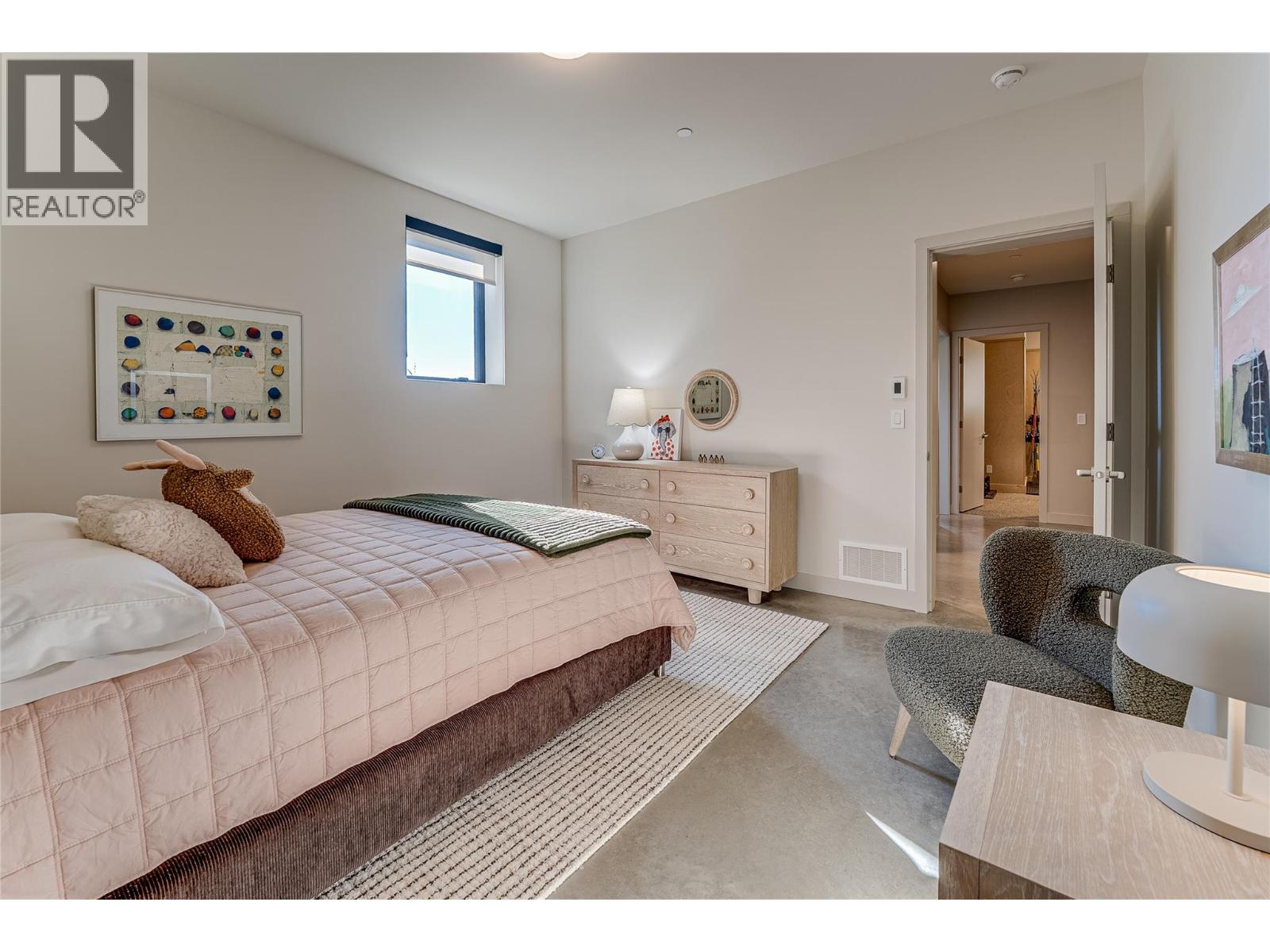 200 Valerian Lane, Silver Star