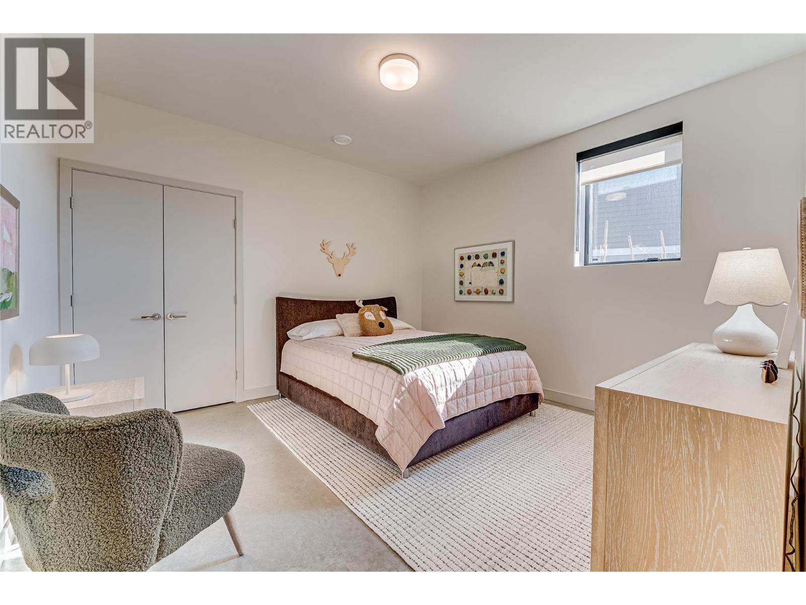 200 Valerian Lane, Silver Star