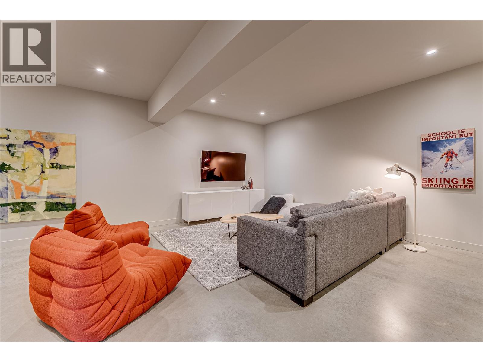 200 Valerian Lane, Silver Star