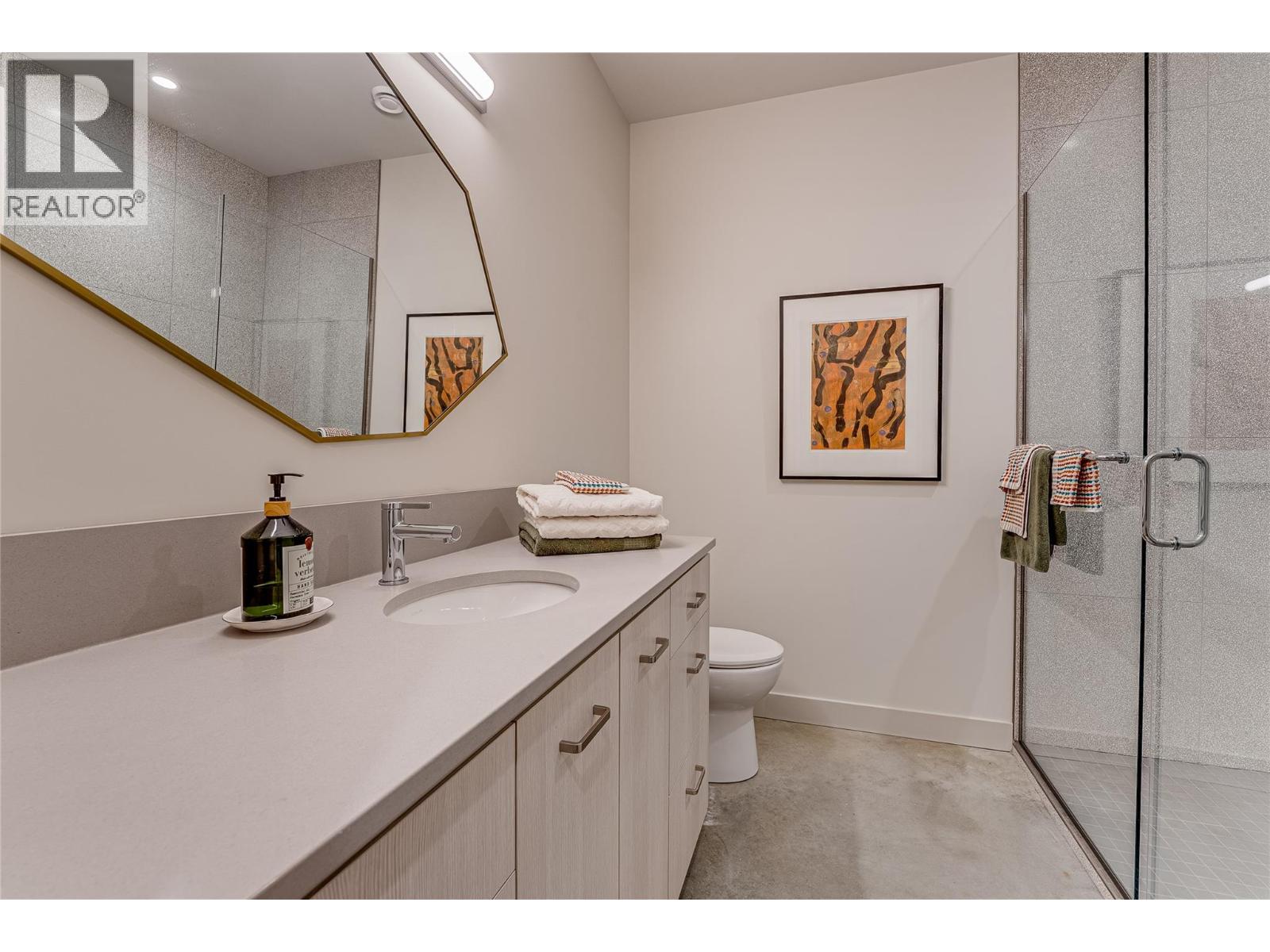 200 Valerian Lane, Silver Star