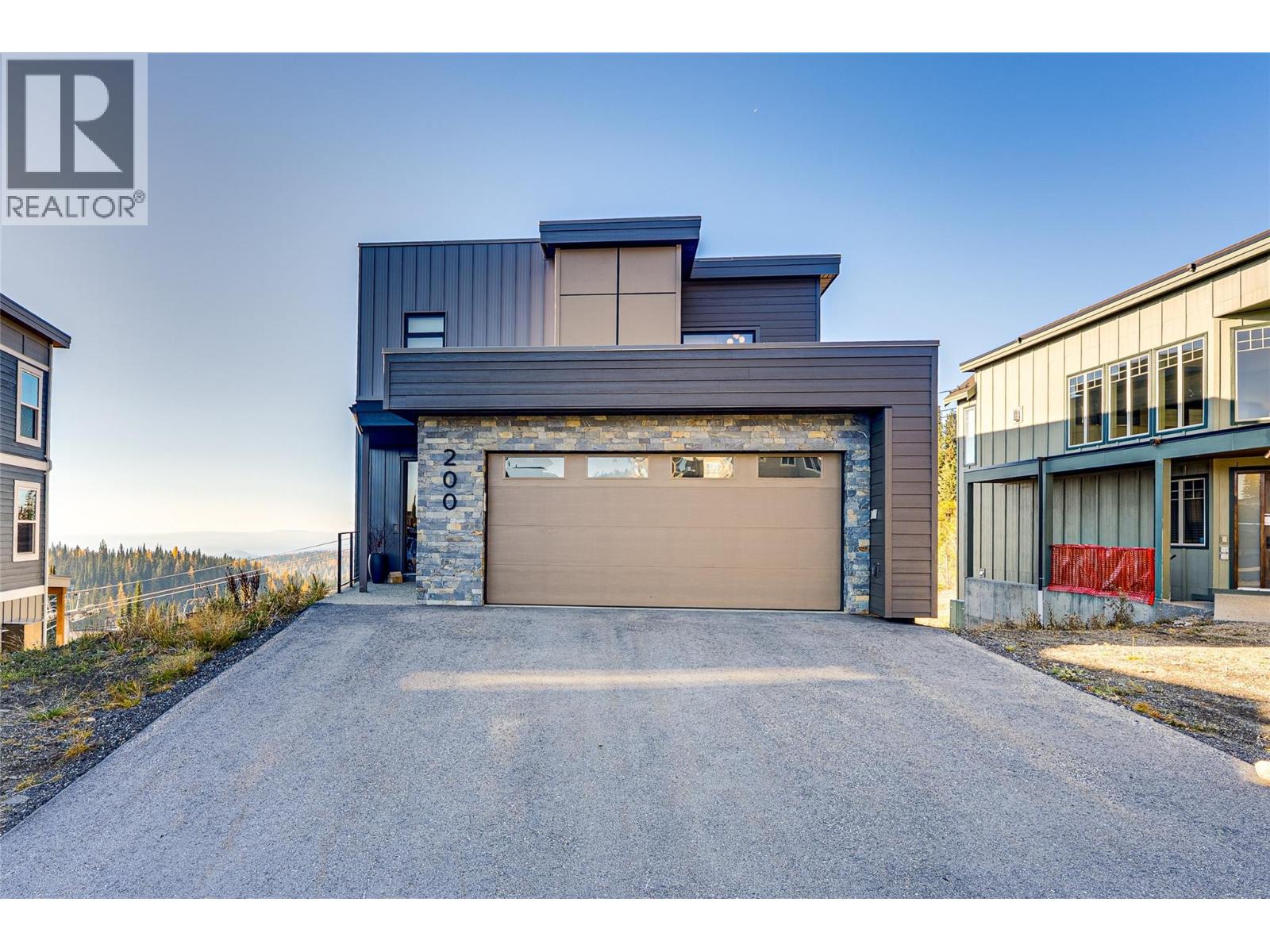 200 Valerian Lane, Silver Star