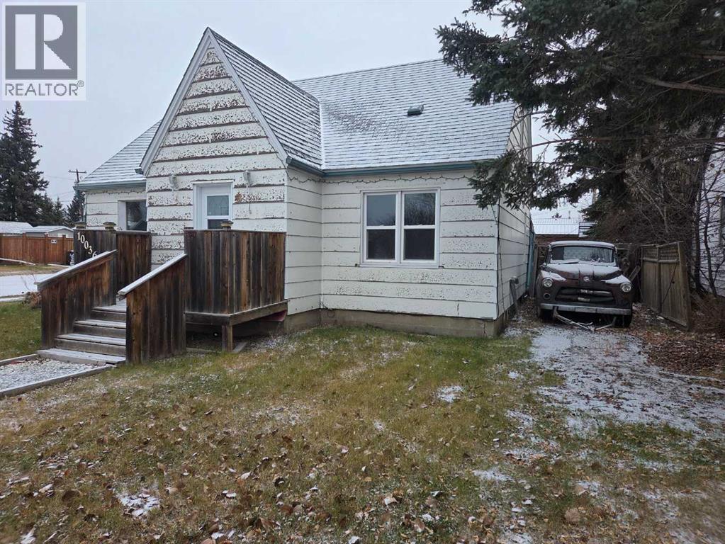 10036 103 Avenue, Hythe — photo 2