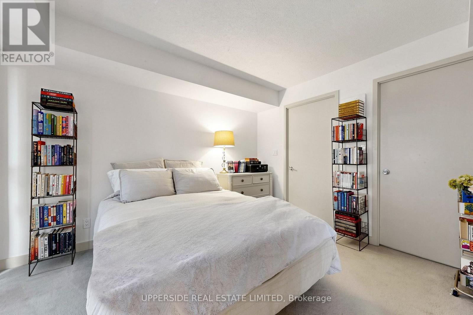 607 - 126 SIMCOE STREET, Toronto (Waterfront Communities) — photo 2