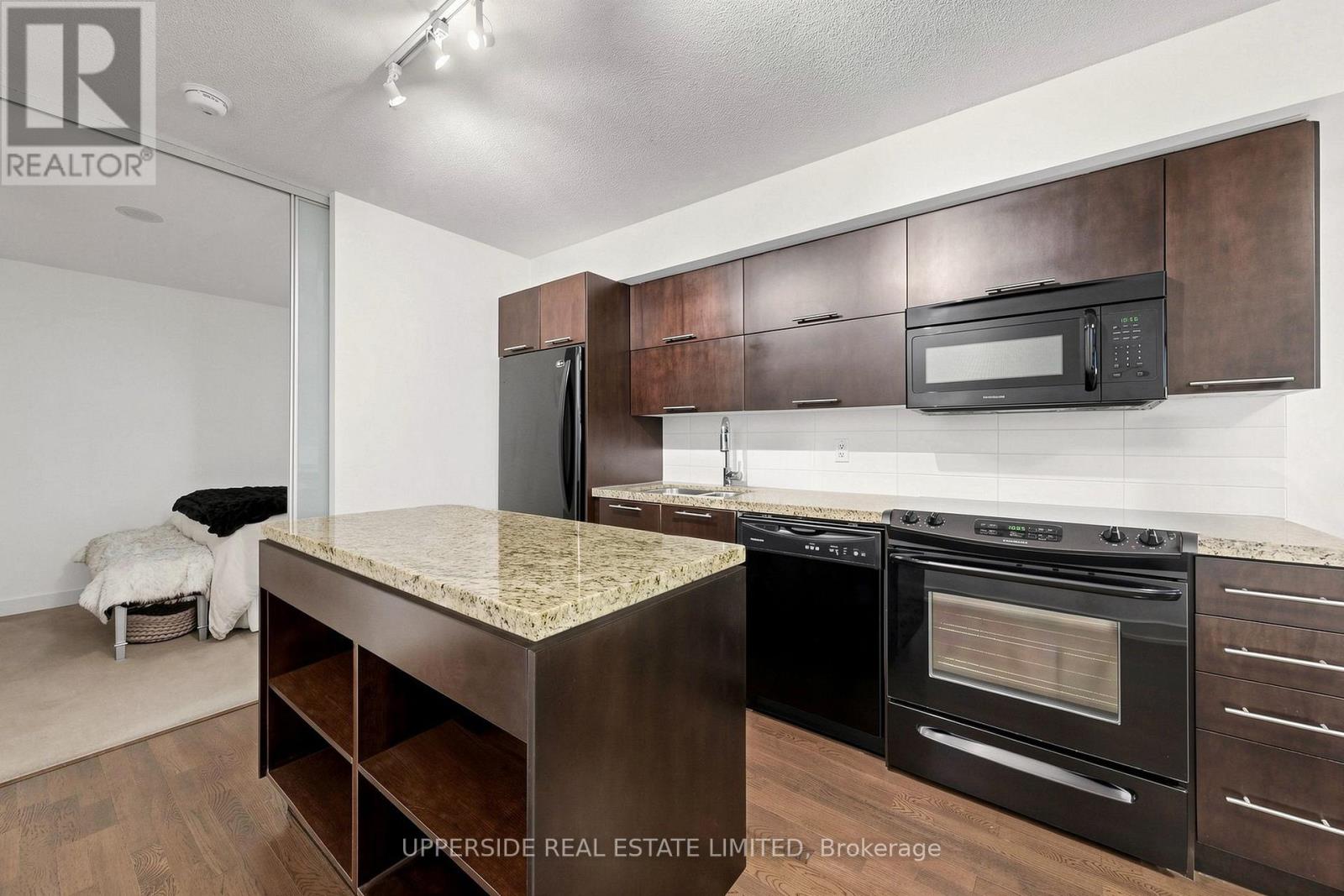 607 - 126 SIMCOE STREET, Toronto (Waterfront Communities) — photo 6