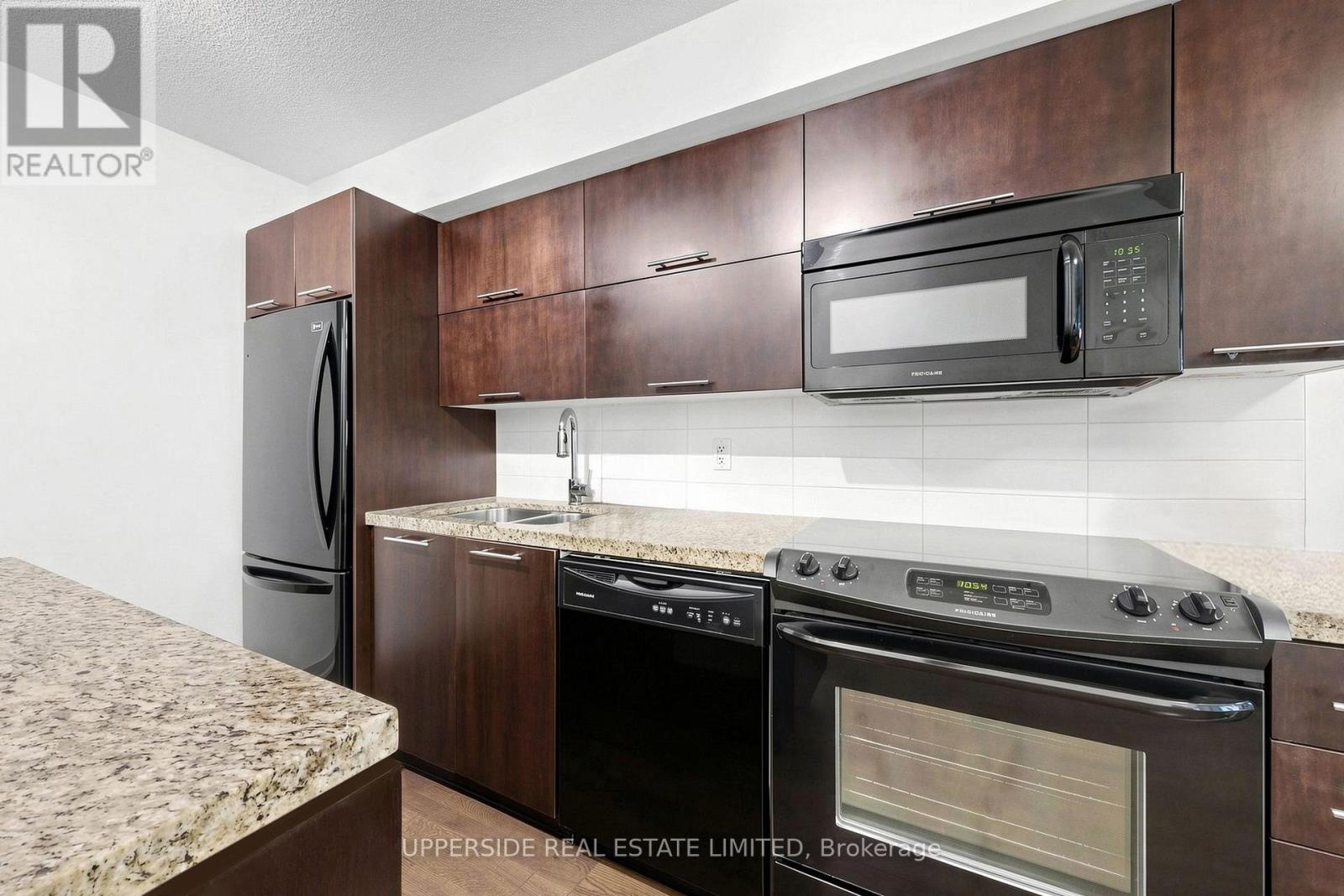 607 - 126 SIMCOE STREET, Toronto (Waterfront Communities) — photo 9