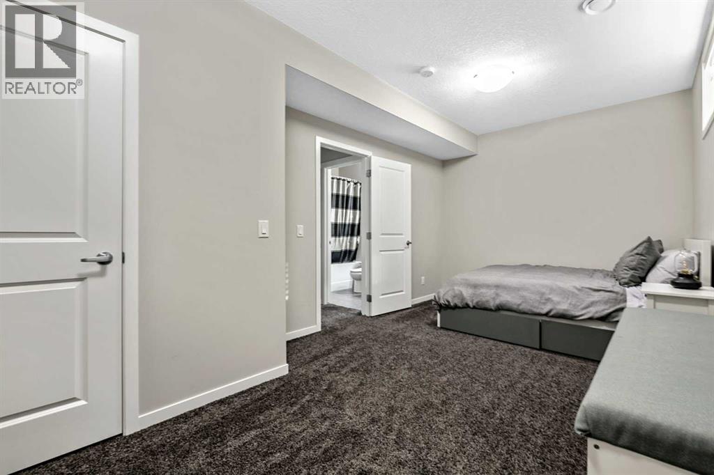 112 Masters Heights SE photo 33
